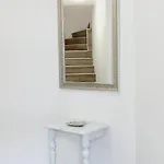 Julia Apartment *