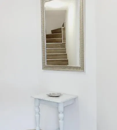 Júlia Apartman *